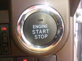 スマートキー&プッシュスタートシステムです!ボタンを押すだけでエンジンのON、OFFが出来ます!とっても便利ですよ