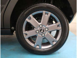 【タイヤ・ホイール】タイヤサイズ165/65R15の純正アルミホイールです。タイヤ溝は約5mmになります。