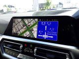 BMWのディスプレイは映像が鮮明で見やすくタッチパネルで操作も簡単です。