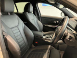 ドライバー主体のインテリア配置、疲れにくいシートが皆様のドライビングをサポートします。