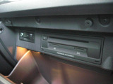 グローブボックス内蔵のオーディオデッキとETC2.0車載器
