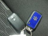 【スマートキー】離れた場所からお車の施錠が可能です!加えて、車内に鍵があればエンジン始動できます!