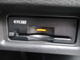 ドライブモード切替スイッチ、ハンドル支援スイッチつきです。
