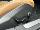 運転席、助手席にパワーシートが装備がされており、細かな設定をすることができます。