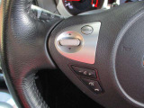 ステアリングに装備されたスイッチで運転中でも楽に音量の操作が可能です♪♪ 慣れると目線をそらさずに行えますので安全です♪♪