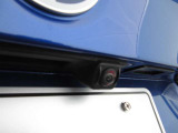リアカメラ&PDC(パーキングディスタンスコントロール)で、車庫入れをアシスト致します。