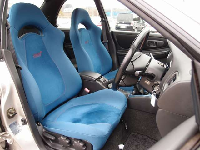 純正 GC8 インプレッサSTi フロント シート 右 レール付 キレイ