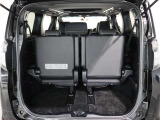 サードシートの後ろにある床下収納は大容量のスペースを確保!