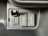 USBケーブルがあればスマホの充電も車内で出来ます!