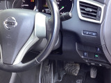 横滑りを防止するVSA等のスイッチは運転席の右側、手の届きやすい位置にあります。