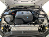 直列4気筒BMWツインパワー・ターボ・エンジン。出力115kW〔156ps〕/4500rpm(カタログ値)、トルク250Nm〔25.5kgm〕/1300-4300rpm(カタログ値)♪
