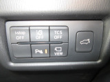 アイドリングストップ、LDWS車線逸脱警報システム、TCSトラクションコントロール、コーナーセンサーは運転席のスイッチでオンオフが可能です