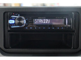 車内ではCDを再生したり、ラジオを聴くことができます