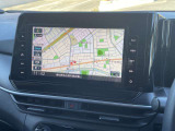 [大画面ナビ]遠くへのお出かけする際の心強い味方です!自車位置の確認はもちろん、Bluetooth接続や機能も充実。大きな画面で各操作もしやすく安心です。