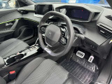 操作性、機能性、安全性、快適性、質感、その全てにおいて、セグメントトップレベルの高い品質に仕上げられました品質に仕上げられたPeugeot 3Di-Cockpit