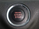 便利なスマートキー、鍵が車内にあればブレーキを踏んでボタンを押してエンジンをかけることができます。