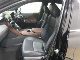 フロントシートは、長距離や長時間運転しても疲れにくく乗り心地よく快適に過ごせますよ。
