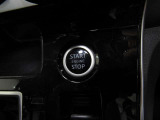 ★プシュスターター★ボタン一つでエンジン始動ができます。同時にエンジンにイモビライザーという装置でオーナーが持っている鍵が無いとエンジンがかけられない仕組みになっていて盗難防止にもなっているんです!