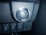 【プッシュボタンスタート】ブレーキを踏みながら、スイッチを押すだけ!キーの差込は不要で、押すとオレンジ色に点灯します♪