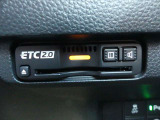 純正ETC2.0がビルトイン装着されており、シートヒーターも装備されています