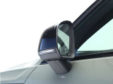【ターンシグナルランプ内蔵ドアミラー】被視認性に優れる場所に設置され、巻き込みや右直事故のリスクを軽減してくれます。