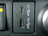 USB電源ポート(Aタイプ・Cタイプ)。