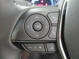 ハンドルにオーディオ操作が可能なスイッチが付いています!視線を移さず音量等の操作ができるので、わき見運転の防止につながりますよ!