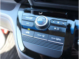 オートエアコンなので設定した温度で車内の温度を保ってくれます♪