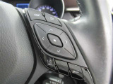 ドライブモニターの表示項目の切り替えや、各設定画面での操作に使用します。その他「レーンデパーチャーアラートスイッチ」「車間距離切り替えスイッチ」も搭載。