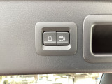 電動リアゲートはとっても便利、運転席、リモコンキーでも操作が可能です