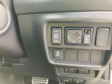 運転席右側には各種スイッチがあります!4WDのスイッチもあります