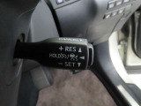 ステアリングスイッチはハンドルを握ったままで各種装備の設定・オーディオの操作が可能。その他衝突軽減ブレーキの設定や踏み間違い等も・・・