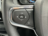アダプティブクルーズコントロールが設定できるスイッチがハンドル内に配置されており、ハンドルから手を放さず設定することができます