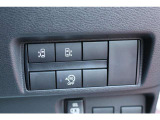 両側電動スライドドアです♪車内/車外のどちらからもボタン一つで簡単にスライドドアの開閉が可能です。