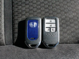 スマートキー付ですので、カバンの中やポケットに携帯するだけでドアロックの開閉・エンジンスタートが可能です!ボタン操作でもタッチセンサーでもドア開閉が可能で、しかもセキュリティ機能付きです!!