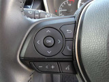 自ら操るハンドル!ドライバーの生命線です。目線を大きくそらすことなくボタンの操作を行うことができるので、安全にも配慮できますね。