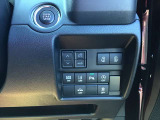 後席のスライドドアを運転席から開閉可能!バックセンサーも付いていて安全装備充実です。