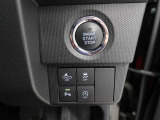 プッシュボタンスタート:かばんやポケットからキーを取り出さなくてもブレーキを踏んでボタンを押せばエンジンスタート お車をスマートに発進させられます。