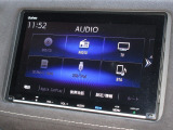 ナビゲーションはギャザズ8インチメモリーナビ(VXM-184VFEi)を装着しております。AM、FM、CD、DVD再生、Bluetooth、音楽録音再生、フルセグTVがご使用いただけます。