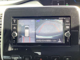 アラウンドビューモニター 4つのカメラで前後左右、俯瞰映像を表示、ドライバーからは見えない領域の危険認知をサポートするシステム搭載!