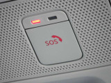 軽初SOSコール(ヘルプネット)急病時や危険を感じたとき、万が一の事故発生時には、エアバック展開と連動し自動通報されます。専門のオペレーターが警察や消防への連携をサポートします。事前登録が必要です