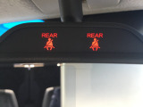 室内ルームミラーの上部には後席シートベルトの装着確認のランプが点灯しますので振り返らなくても確認出来て安全です