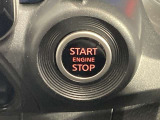 車内でもインテリジェントキーを取り出すことなくエンジンが始動できるプッシュスターターの採用で、使いやすさを高めています。