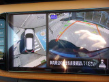アラウンドビューモニターを装備!<駐車の際にナビ画面に車を真上から捉えた映像が映ります。駐車の時、とても便利な装備です。>