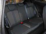 3ドアモデルとはいえ後部座席もレッグスペースを確保されております。
