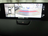 360°ビューモニター、上空から見下ろしたような画像で、周囲の状況を確認しながら駐車ができます。バックモニターだけより安心できますね。