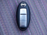 『インテリジェントキ-』機械的な鍵を使用せずに車両のドアの施錠/解錠、エンジン始動が可能なシステムです!(スペアキ-付き)