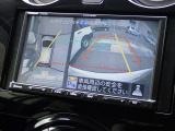 アラウンドビュー機能付きバックカメラ搭載。駐車時に役立ちます。