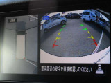 ☆全周囲カメラが駐車をアシスト☆4つの高解像度カメラで車の周囲を撮影!ミニバンなどの見えにくい死角の駐停車も驚く程に楽々です。バックカメラは、車庫入れの時は勿論、後方の安全確認もできて安心です♪