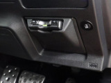 ETC車載器はディーラーオプションの専用ビルトインカバーを使って装着してあります◎配線が見えず車内がスッキリする取り付け方法なのが嬉しいですね♪※別途セットアップ料金を頂戴します